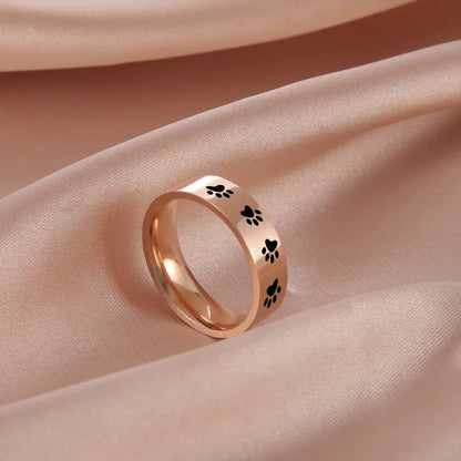 Paw Ring in Stainless Steel – Symbolic Jewelry for Animal Lovers